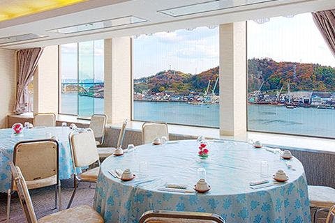 ห้องจัดเลี้ยงใหญ่ นกยูง